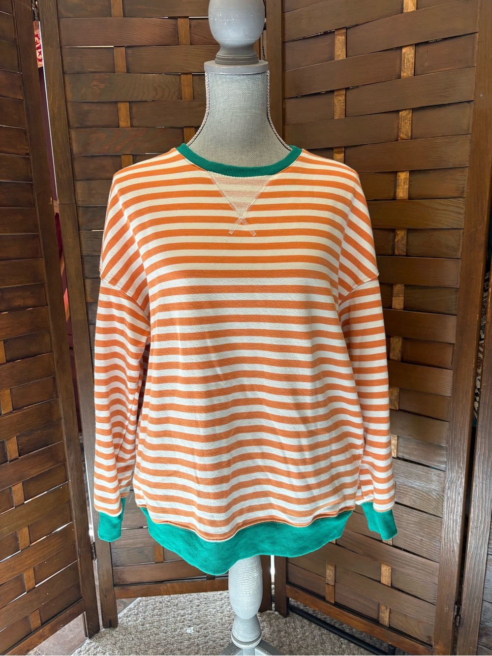 Zesica Striped Orange and Cream Women's Sweater with Green Trim size medium
